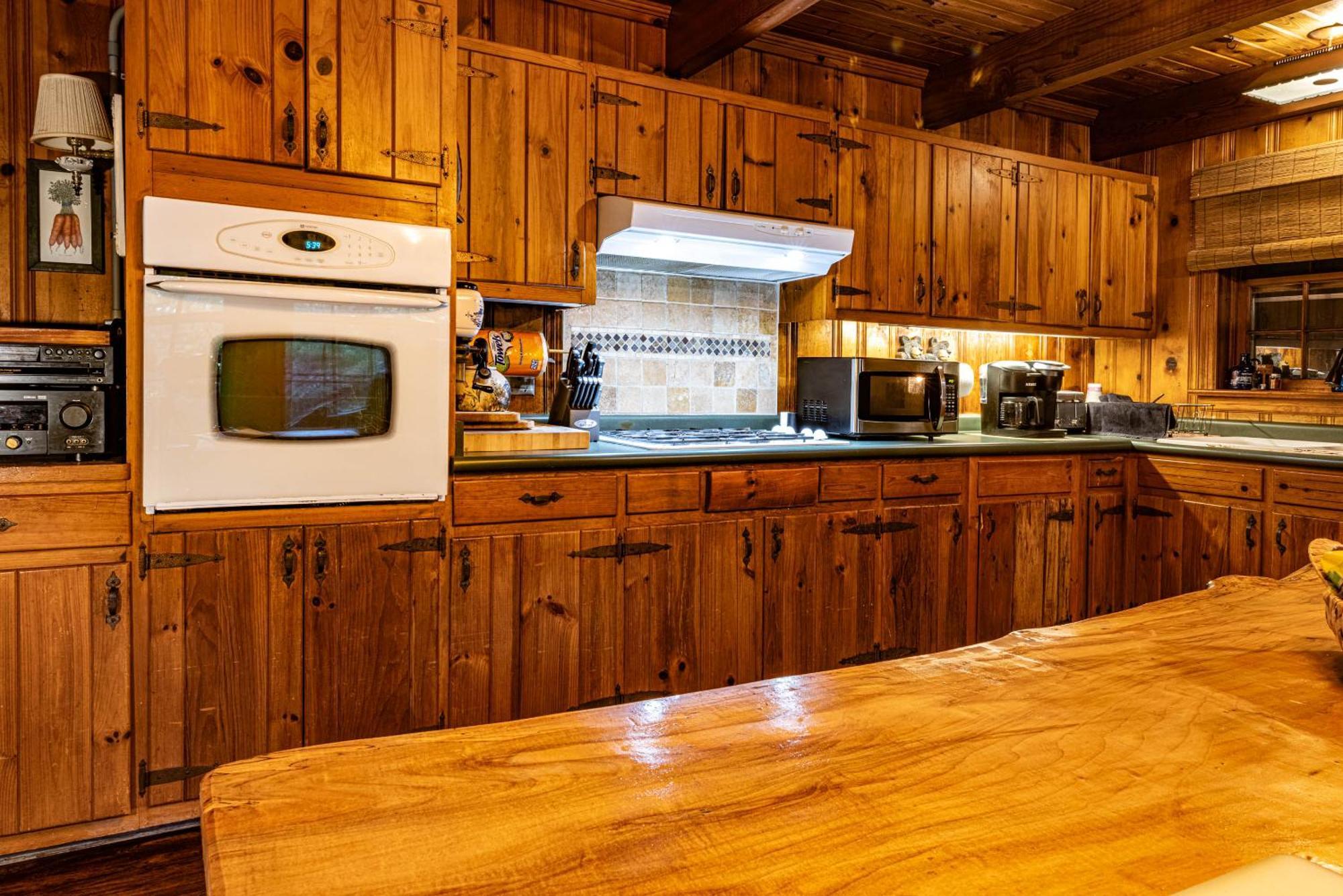 Bear Creek Lodge And Cabins In Helen Ga - Pet Friendly, River On Property, Walking Distance To Downtown เฮเลน ภายนอก รูปภาพ