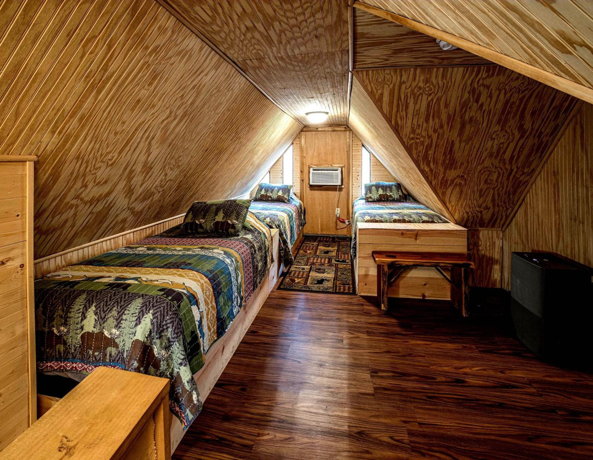 Bear Creek Lodge And Cabins In Helen Ga - Pet Friendly, River On Property, Walking Distance To Downtown เฮเลน ภายนอก รูปภาพ