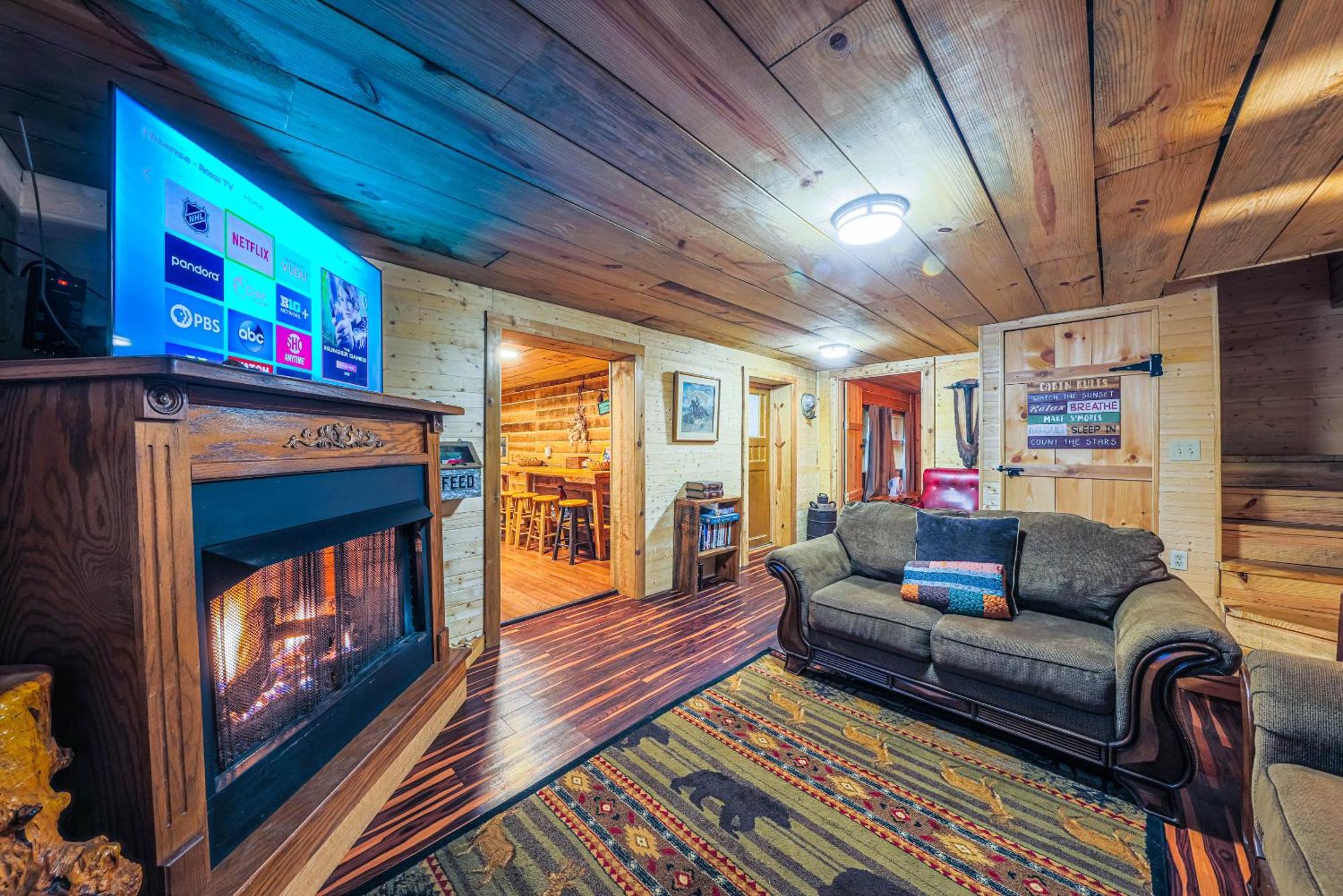 Bear Creek Lodge And Cabins In Helen Ga - Pet Friendly, River On Property, Walking Distance To Downtown เฮเลน ภายนอก รูปภาพ