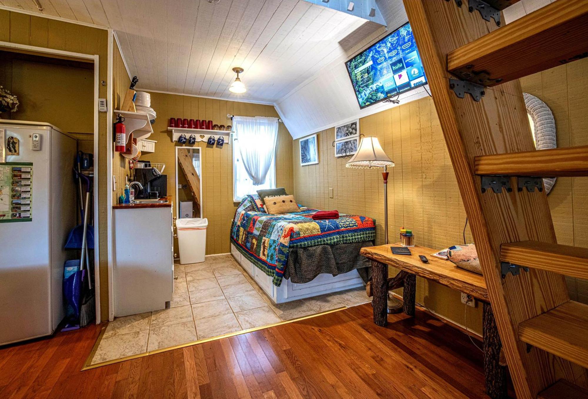 Bear Creek Lodge And Cabins In Helen Ga - Pet Friendly, River On Property, Walking Distance To Downtown เฮเลน ภายนอก รูปภาพ