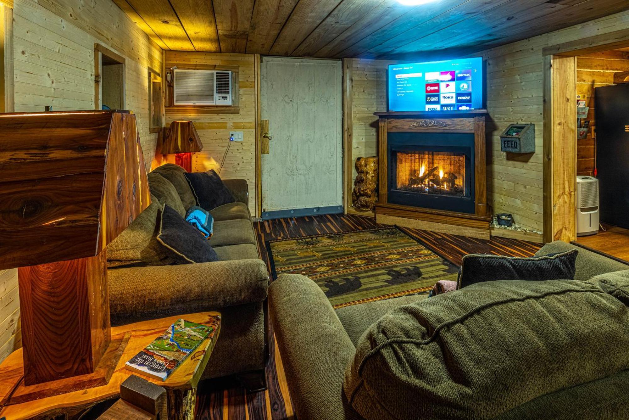 Bear Creek Lodge And Cabins In Helen Ga - Pet Friendly, River On Property, Walking Distance To Downtown เฮเลน ภายนอก รูปภาพ